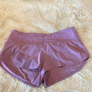 Lululemon speed up low rise size 8 - 2.5” inseam
